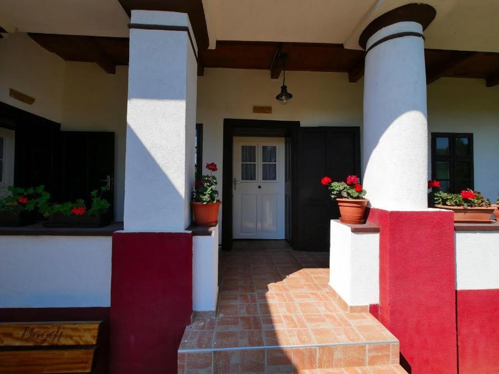 Almosdi Topart Vendeghaz Exterior photo